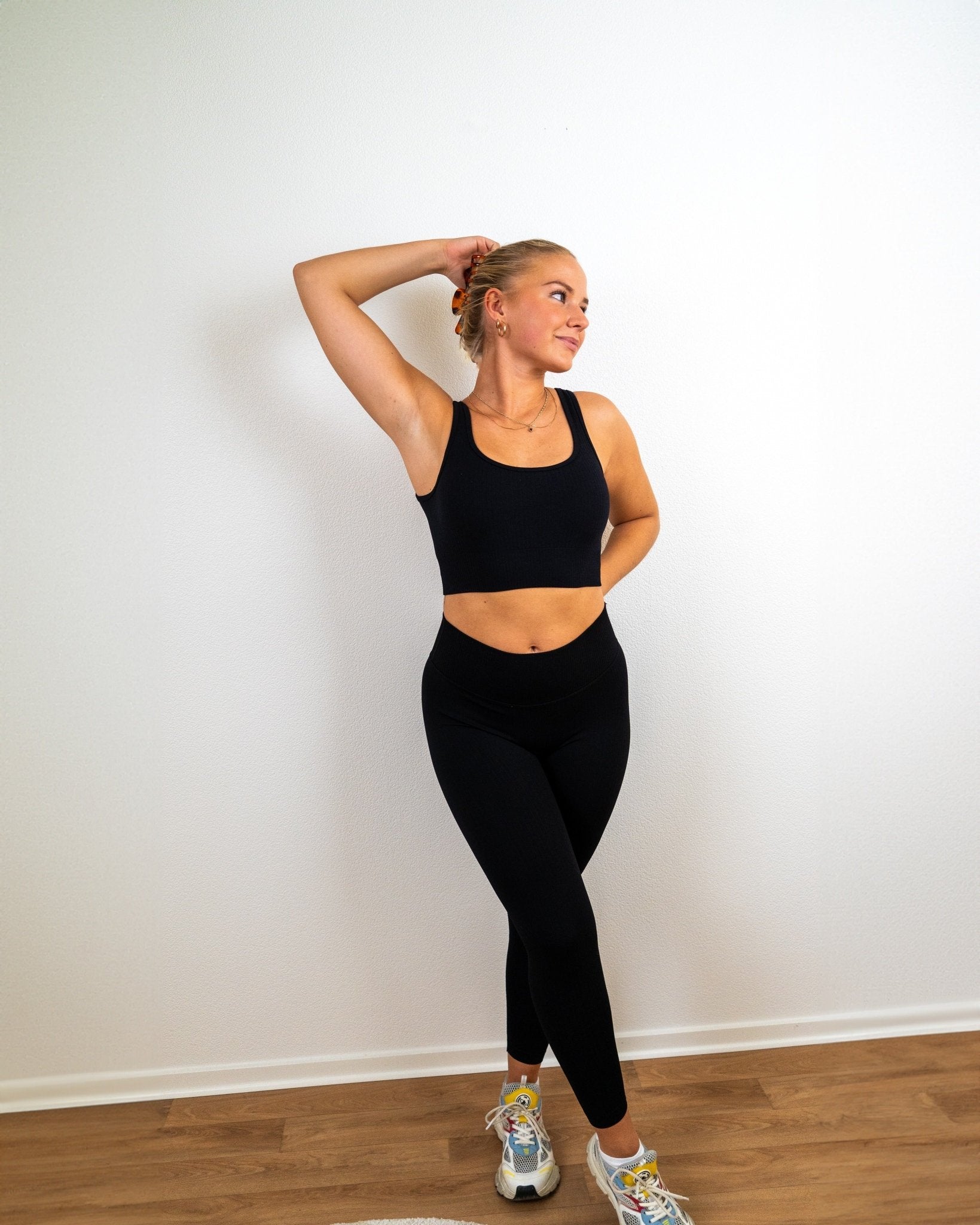 Black Ribbed Seamless Top