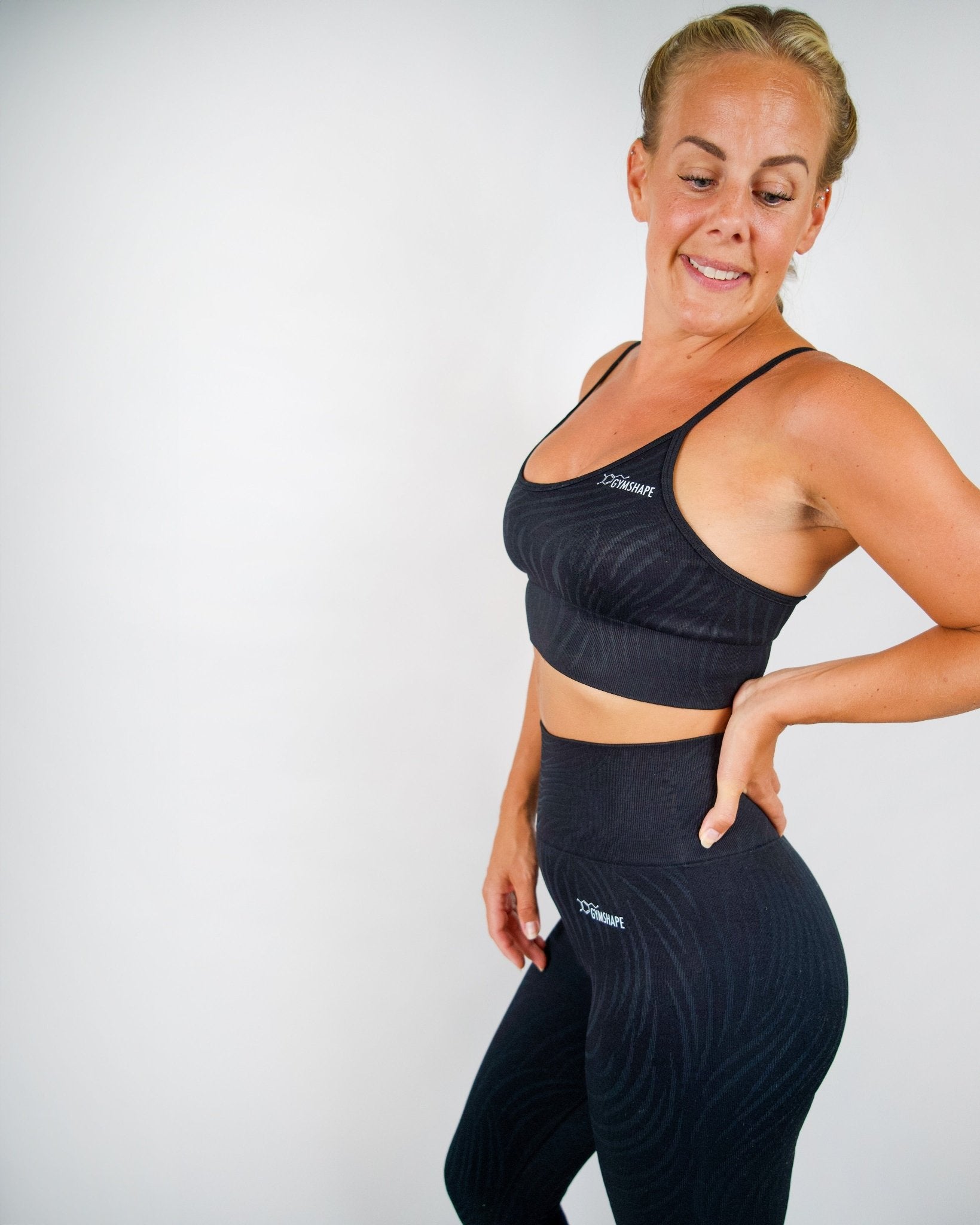 GYMSHAPE Black Tiger Top